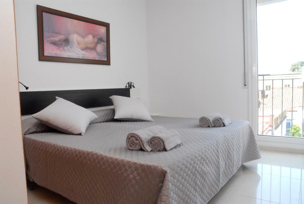 סיטגס Apartamento Montroig 3 Atico מראה חיצוני תמונה